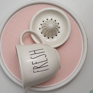 Rae Dunn "Fresh" Ceramic Orange Juice 🍊 , Lemon Juicer 🍋